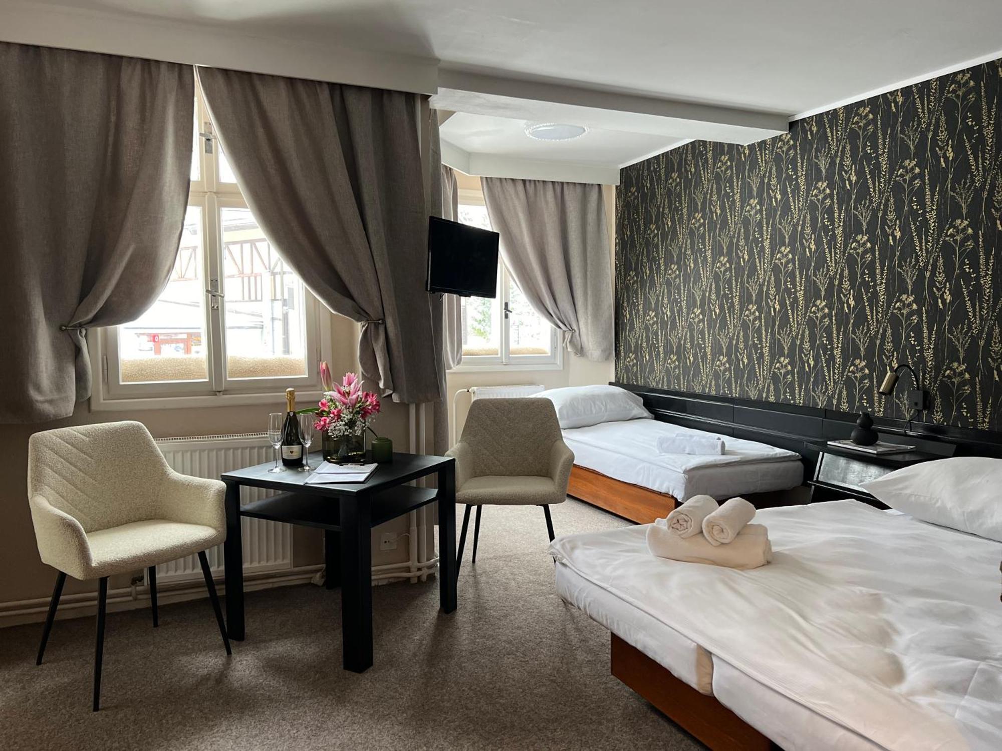 Hotel Lomnice ชปินด์เลอรูฟ มลิน ภายนอก รูปภาพ