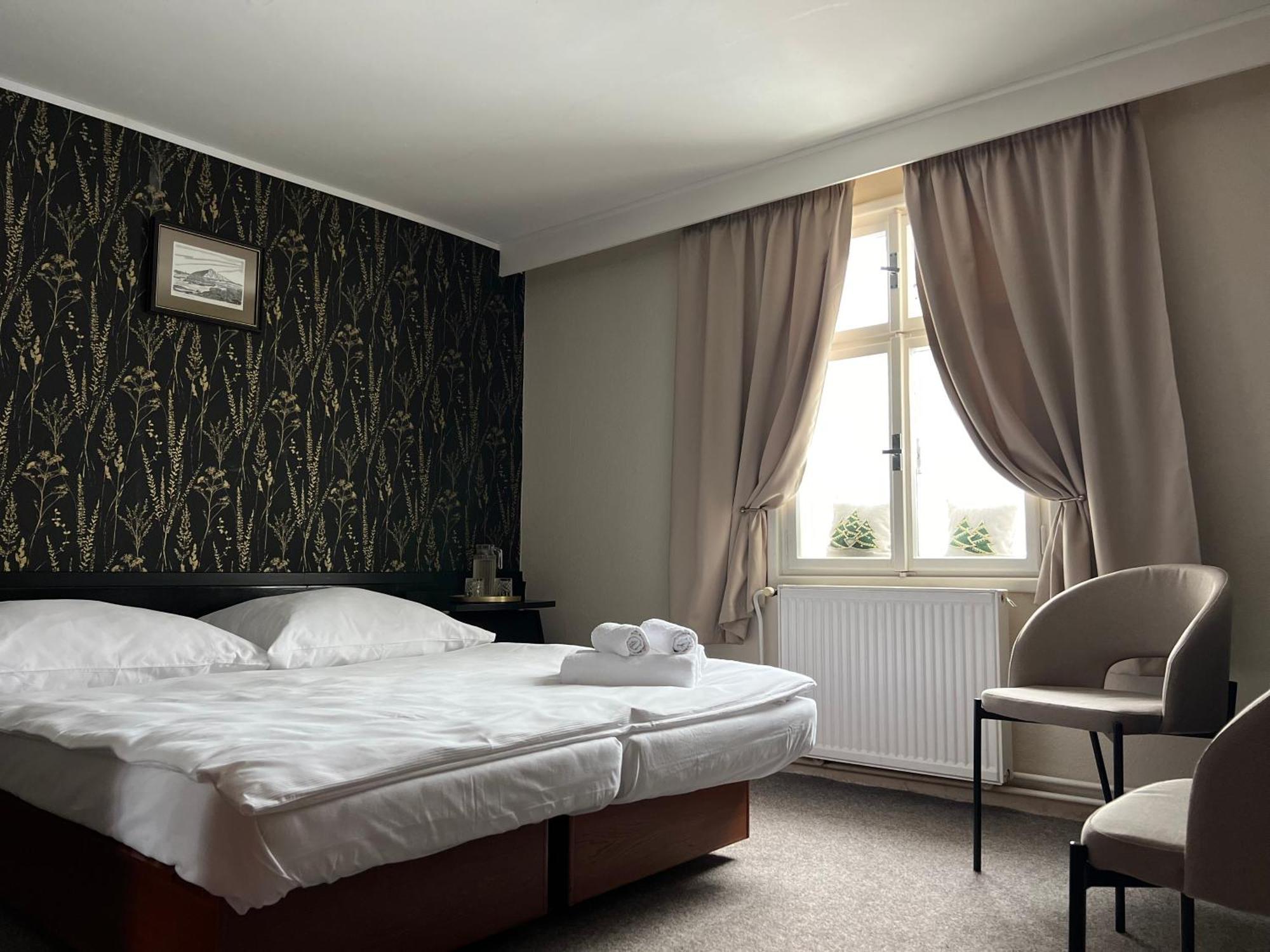 Hotel Lomnice ชปินด์เลอรูฟ มลิน ภายนอก รูปภาพ